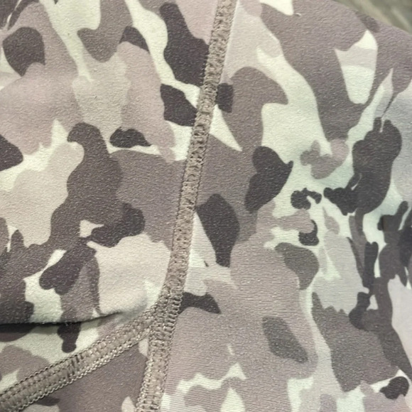 Athleta girl high rise printed chit chat tight in purple camo XS/6 - Picture 8 of 9